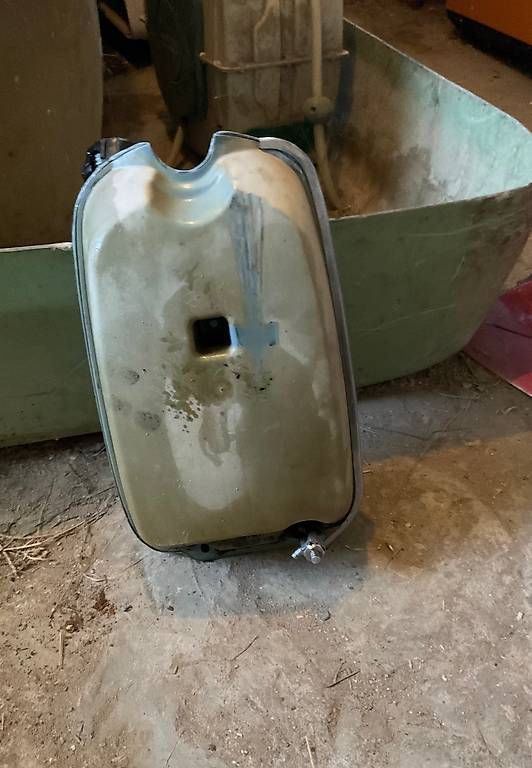 Piaggio Parti ricambio per ciclomotori: Boye Tank Piaggio Bravo – Usato da Arbaz venduto da bla_l9gt 2