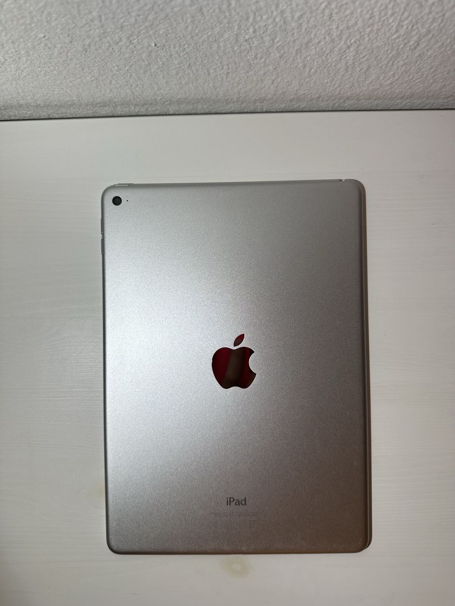 Apple Tablet PC: Apple iPad Air 2, WiFi, 64 GB, Silver – Gebraucht aus Trimbach von Goldchild_8 1