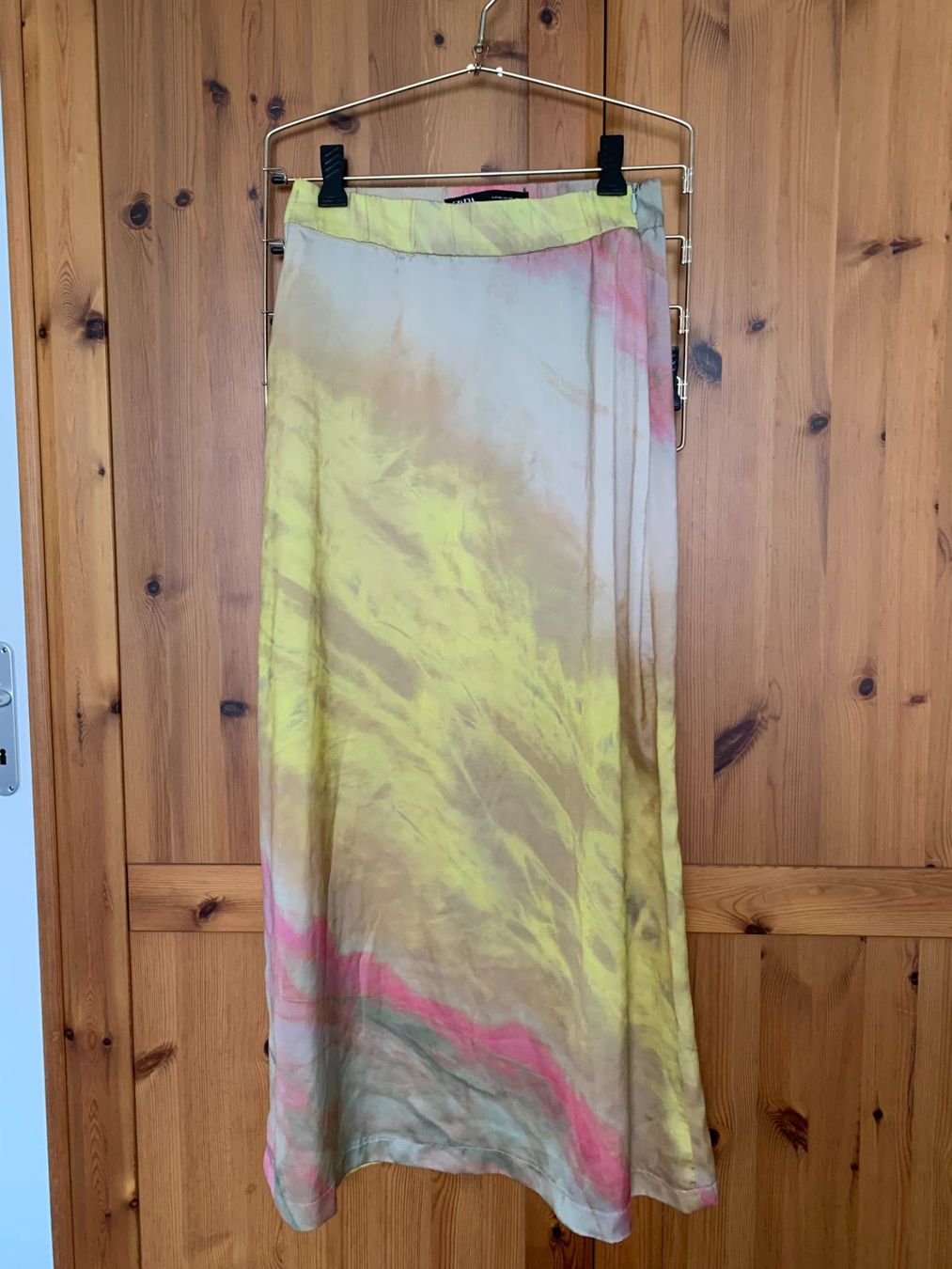 Zara Jupes: Rock ZARA gemustert XS – D'occasion à Hochfelden par mmww.97 1
