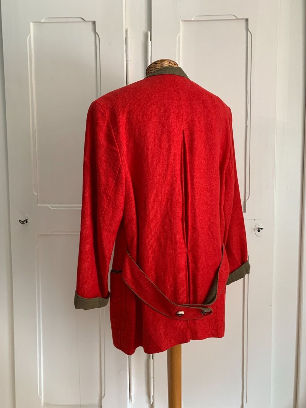 Giacche: SCHNEIDERS - Trachtenjacke rot 40 – Usato da Zürich venduto da Diazaio 2