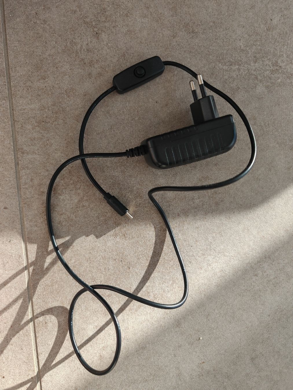 Unità & Adattatore: Alimentation USB-C idéal pour Raspberry – Nuovo (secondo la descrizione) da Longirod venduto da ali_nsd5
