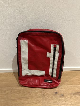 Freitag Rucksack rot gebraucht circa 45 cm x 32 cm