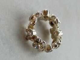 Dureco Silber Fingerring mit 8 Zirkonia Steinen G57
