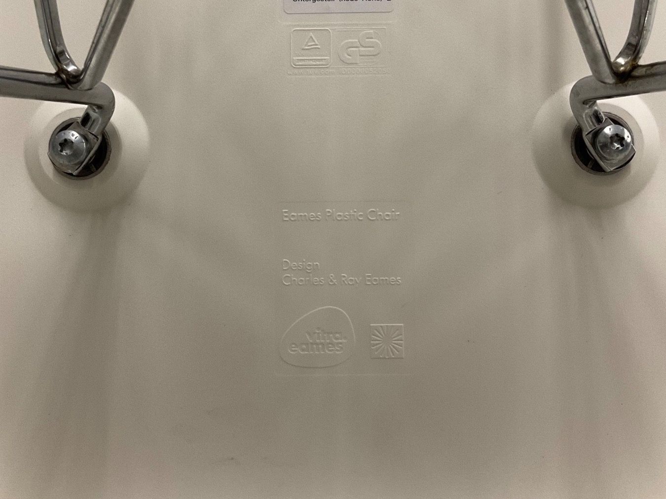 Vitra Stühle: Original Eames Sidechair von Vitra Weiss DSR - Eifel – Gebraucht aus Zürich von vintage_design_sale 4