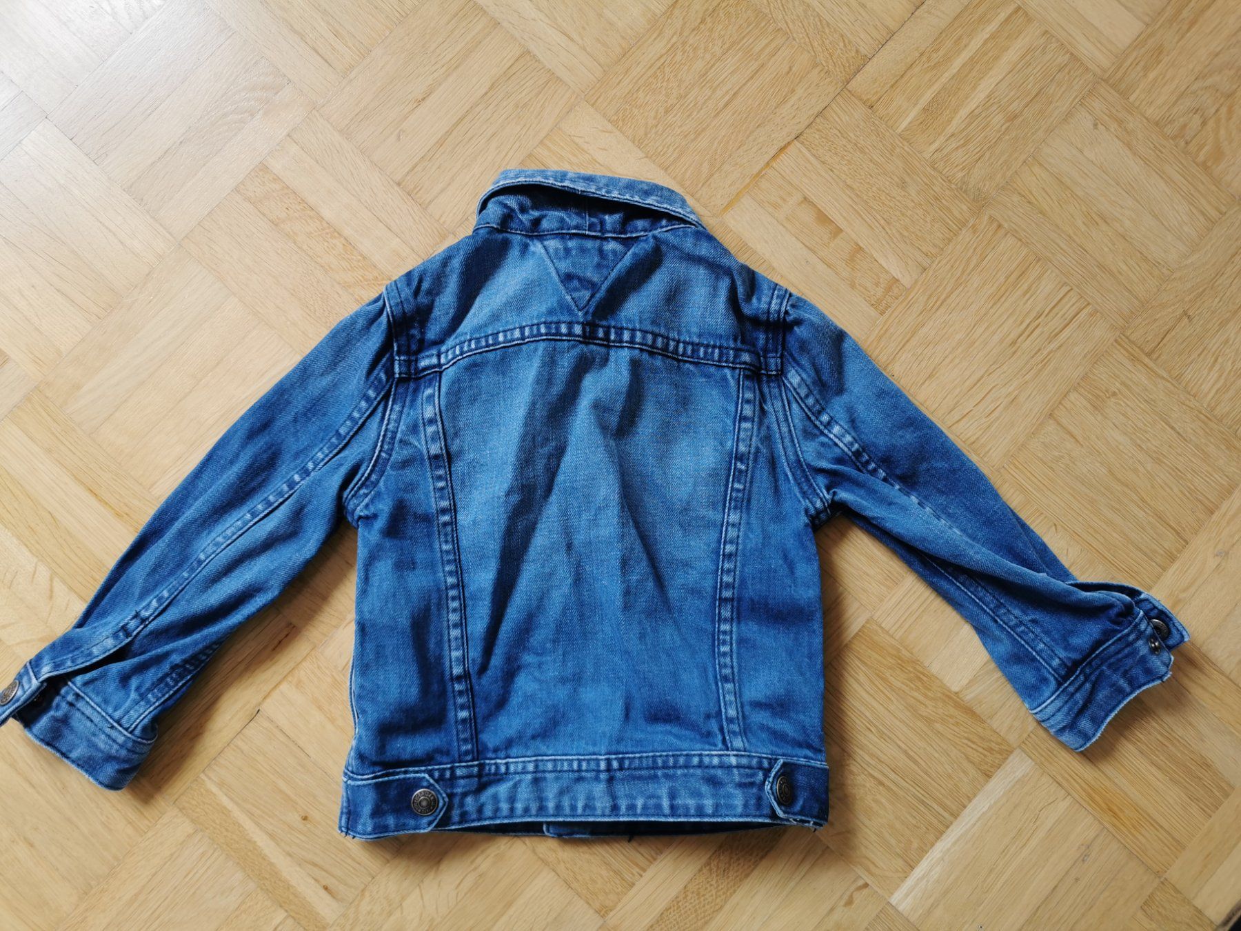 Tommy Hilfiger Jacken & Mäntel: Jeansjacke Tommy Hilfiger Gr. 92 – Gebraucht aus Stäfa von flamingo_17 6