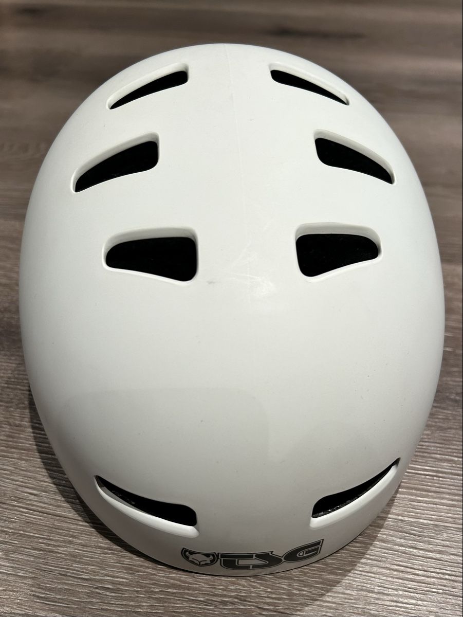 Caschi: TSG Skater Helm weiss – Nuovo (secondo la descrizione) da Oberbuchsiten venduto da hue_66rs