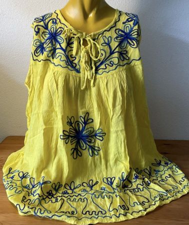 Tunique d'été jaune brodée, bien pour un L
