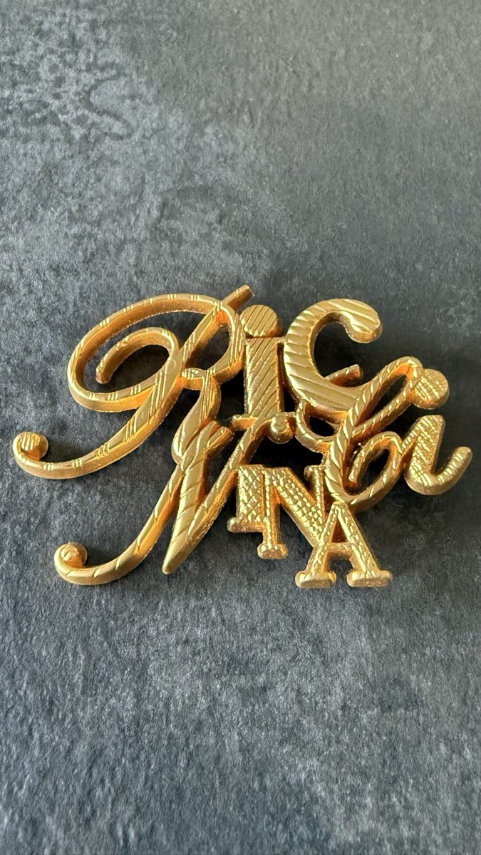 Nina Ricci Spille & Fermagli: Broche vintage dorée "Nina Ricci" - Chic et élégante – Nuovo (secondo la descrizione) da Nyon venduto da stylevintage79 2