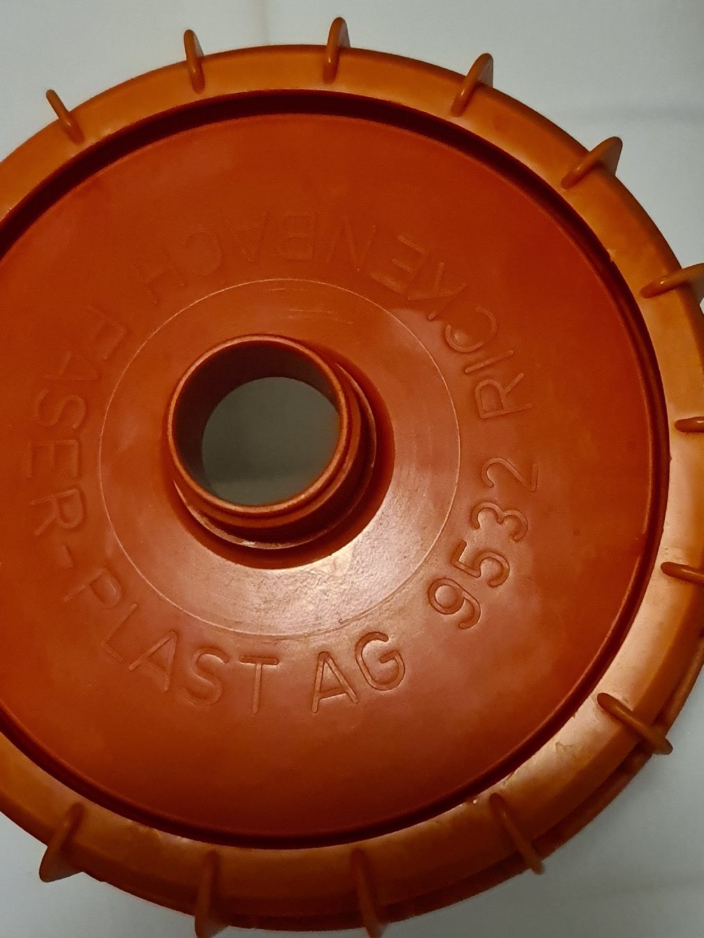 Tränken & Tröge: Wassertank Faser Plast AG 100L – Gebraucht aus Thun von erh_fs86 1