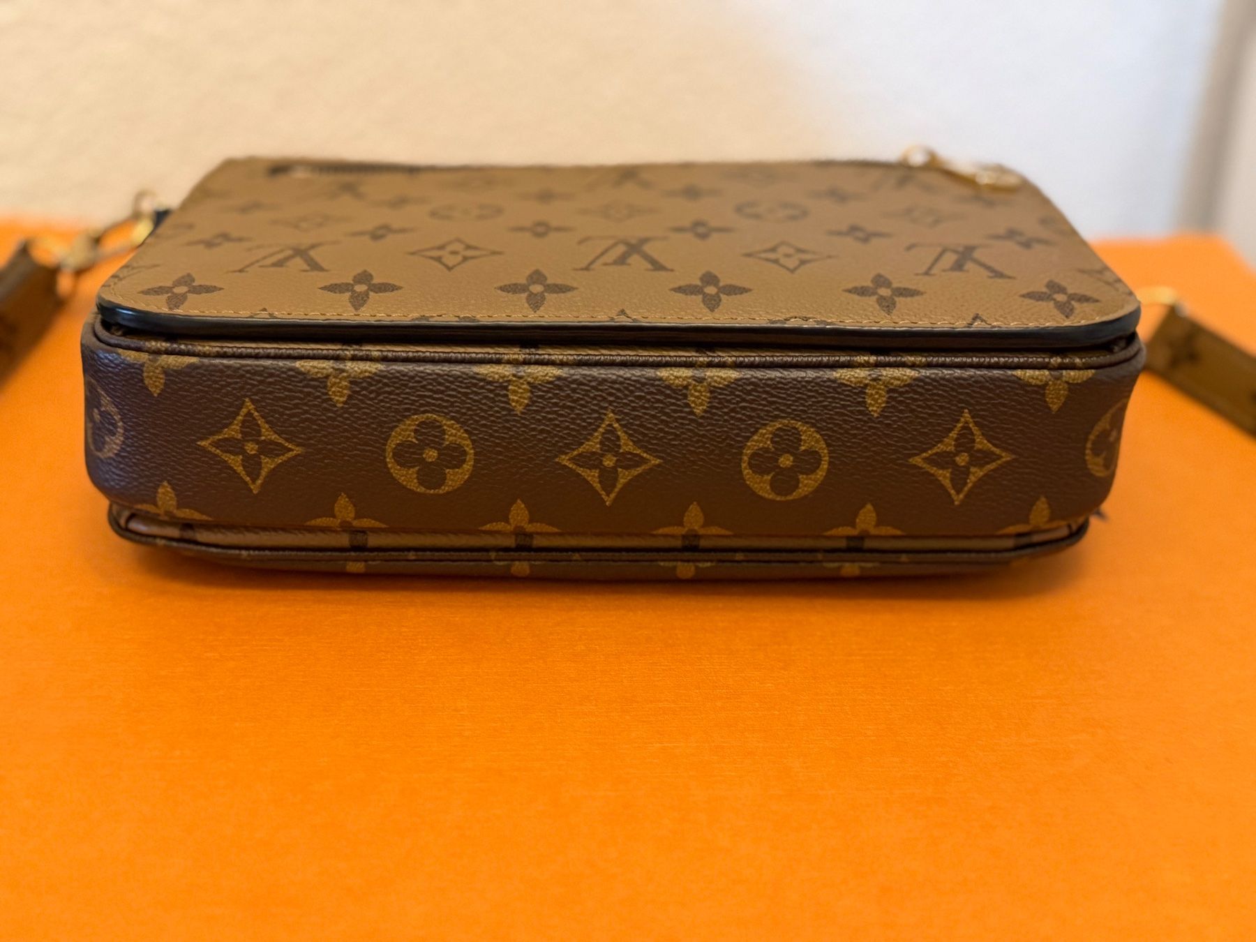 Louis Vuitton Sacs femmes: Louis Vuitton Pochette Metis Reverse Monogram – D'occasion à Hirschthal par GR7000 6