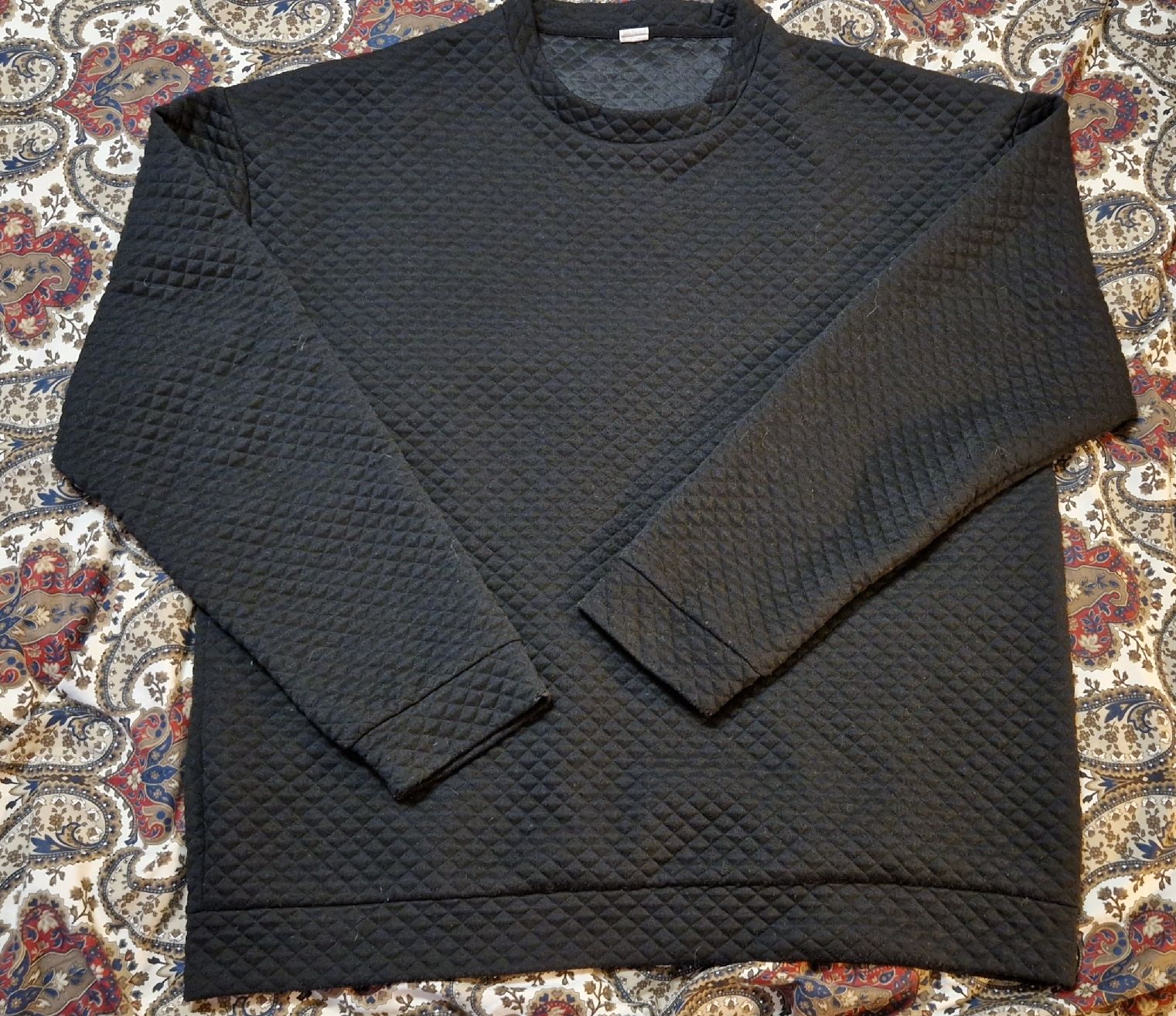 Pulls & Sweat-shirts: Schwarzes gestepptes Herren-Sweatshirt aus Polyester. – D'occasion à Oberengstringen par Sheera7