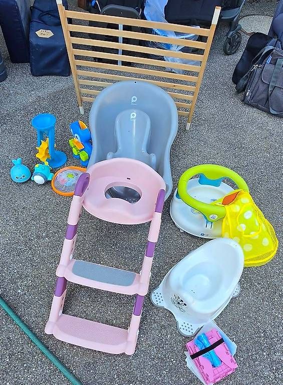 Kleiderpakete & -sets: Pack bébé fille complet avec trio Chicco – Gebraucht aus Montbovon von iac_x7tm 2