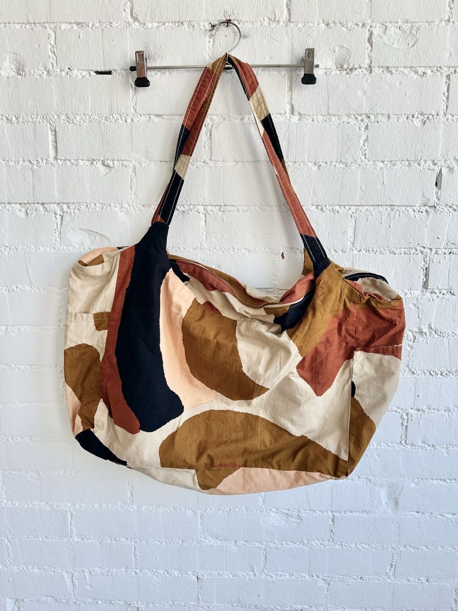 Zara Borse: ZARA Gemusterte Maxi-Tasche aus Baumwolle – Usato da Bern venduto da Fraeuleinhonig 2