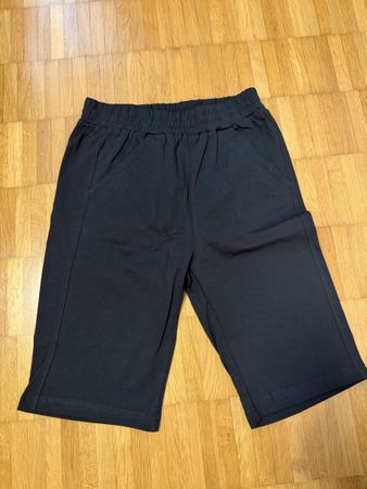 Shorts schwarz Gr. 134-140  neuwertig