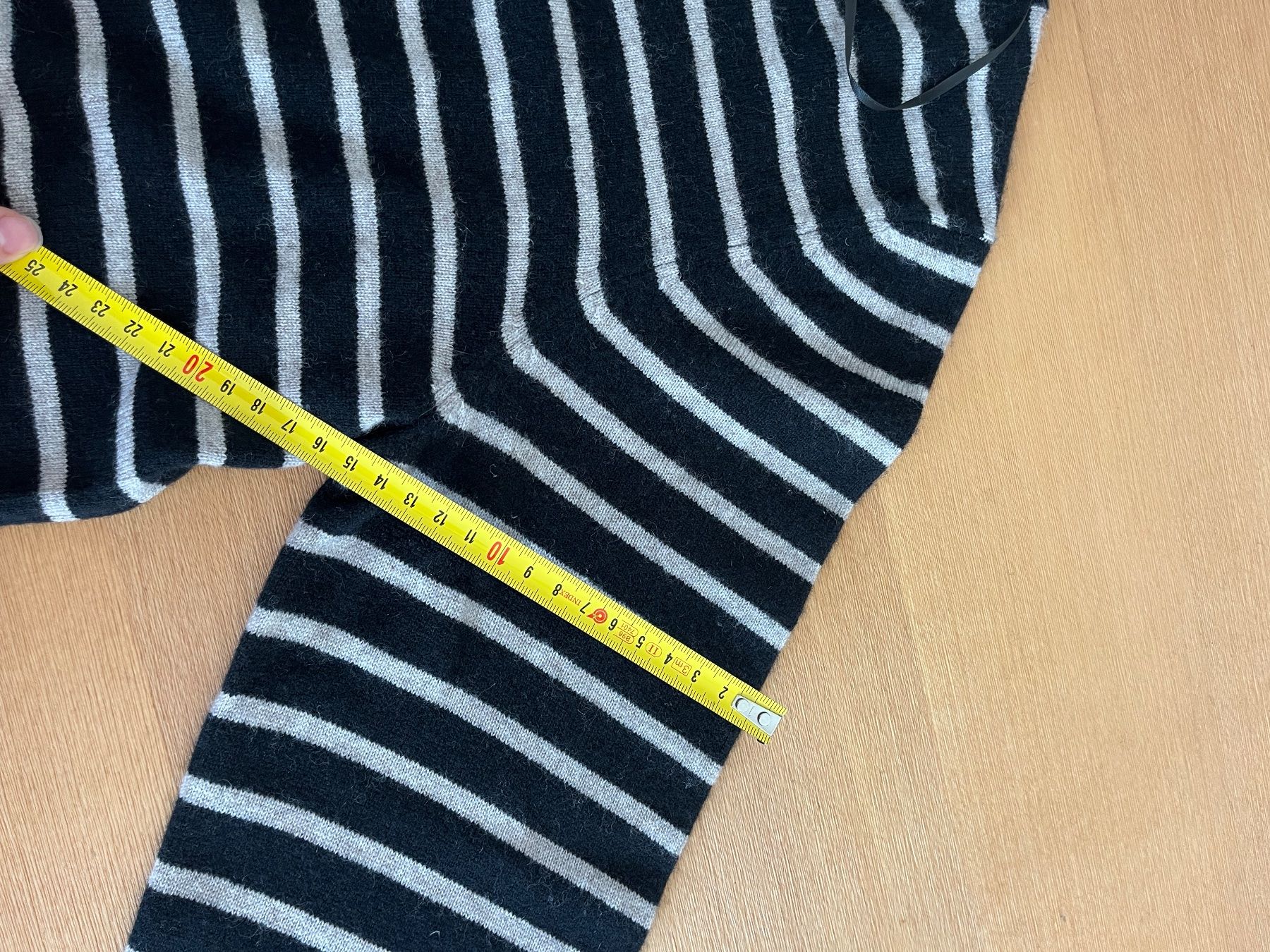 Maglioni & Felpe: Pullover Kashmir 50%, Merinowolle 50% – Nuovo e nell'imballaggio originale da Roggwil BE venduto da KarotteV 4