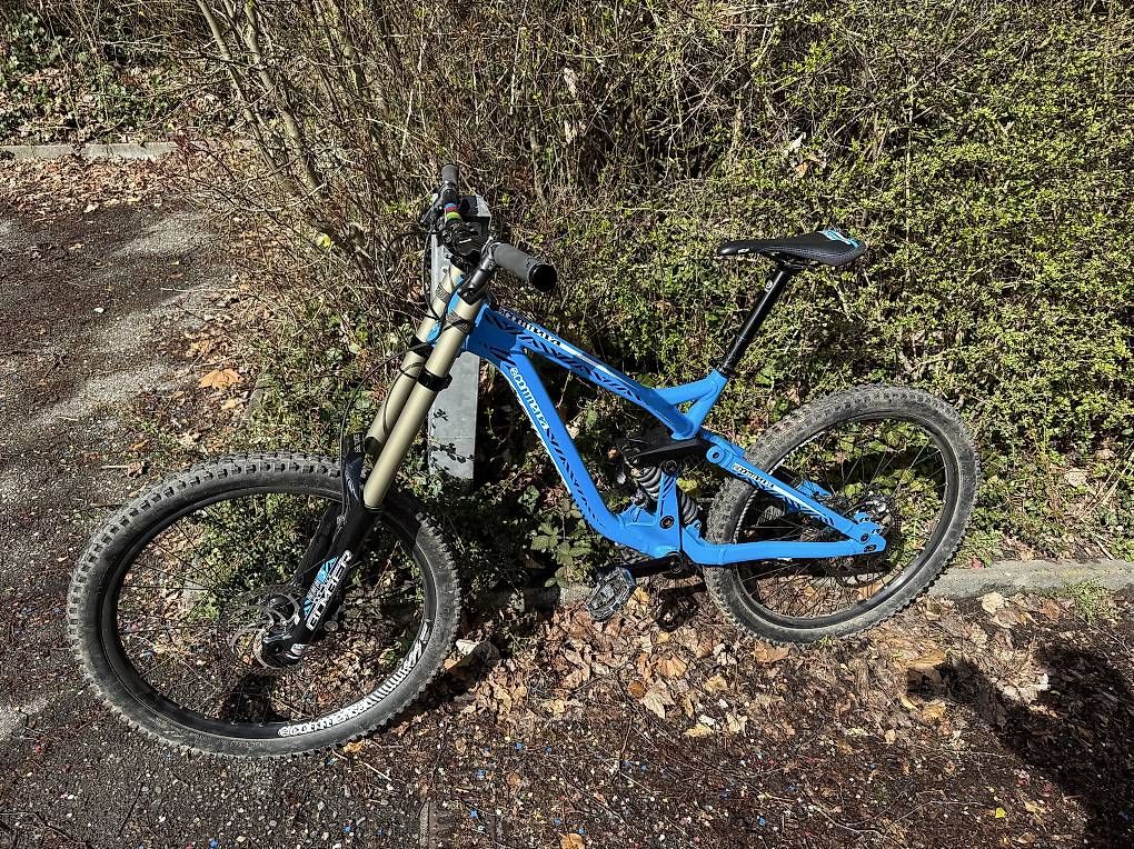 Biciclette: Commencal Supreme DH Racing – Usato da Biberist venduto da Design-R