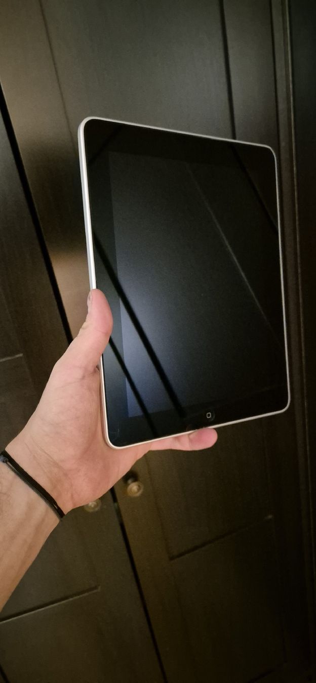 Apple Tablet PC: iPad 2010 1ère génération, 16go – Difettoso da Neyruz FR venduto da roca1526