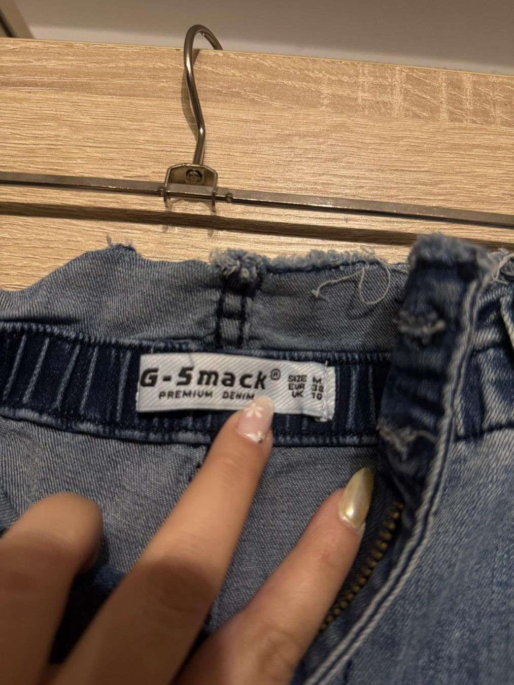Pantaloni: Short en jean – Usato da Montreux venduto da iizaa811 1