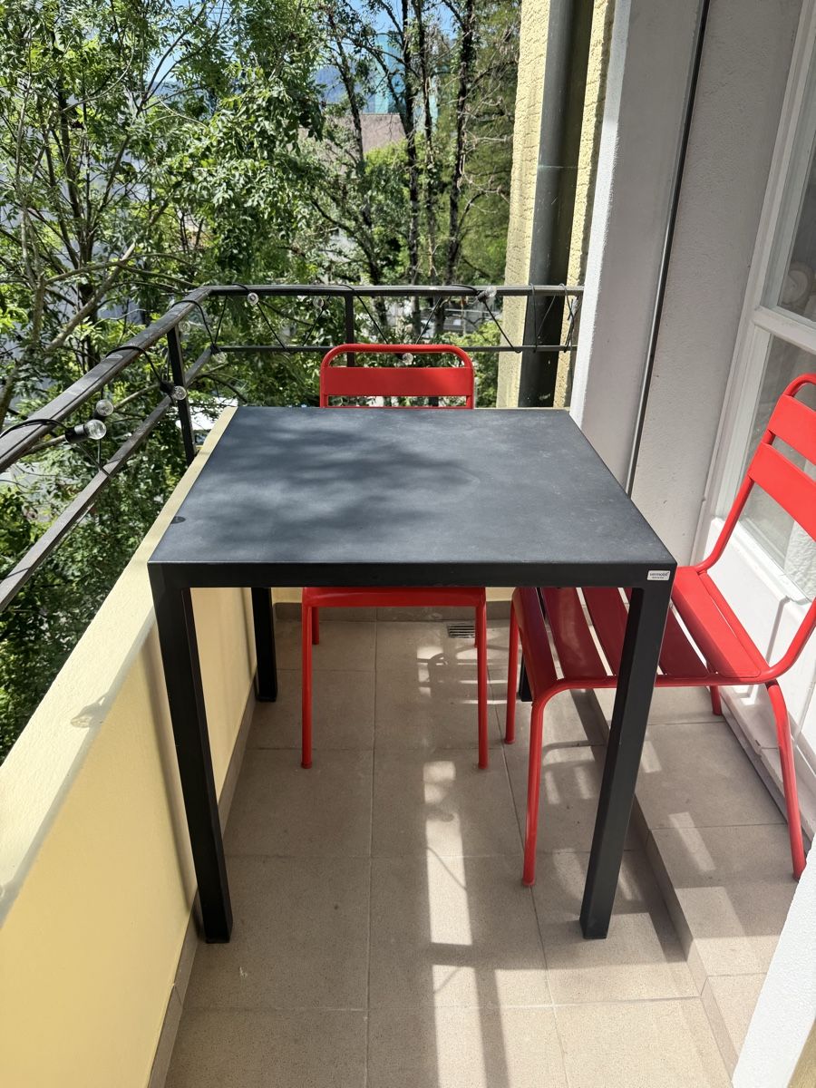 Tavoli: Vermobil metal table - black – Usato da Zürich venduto da kri_zhv2