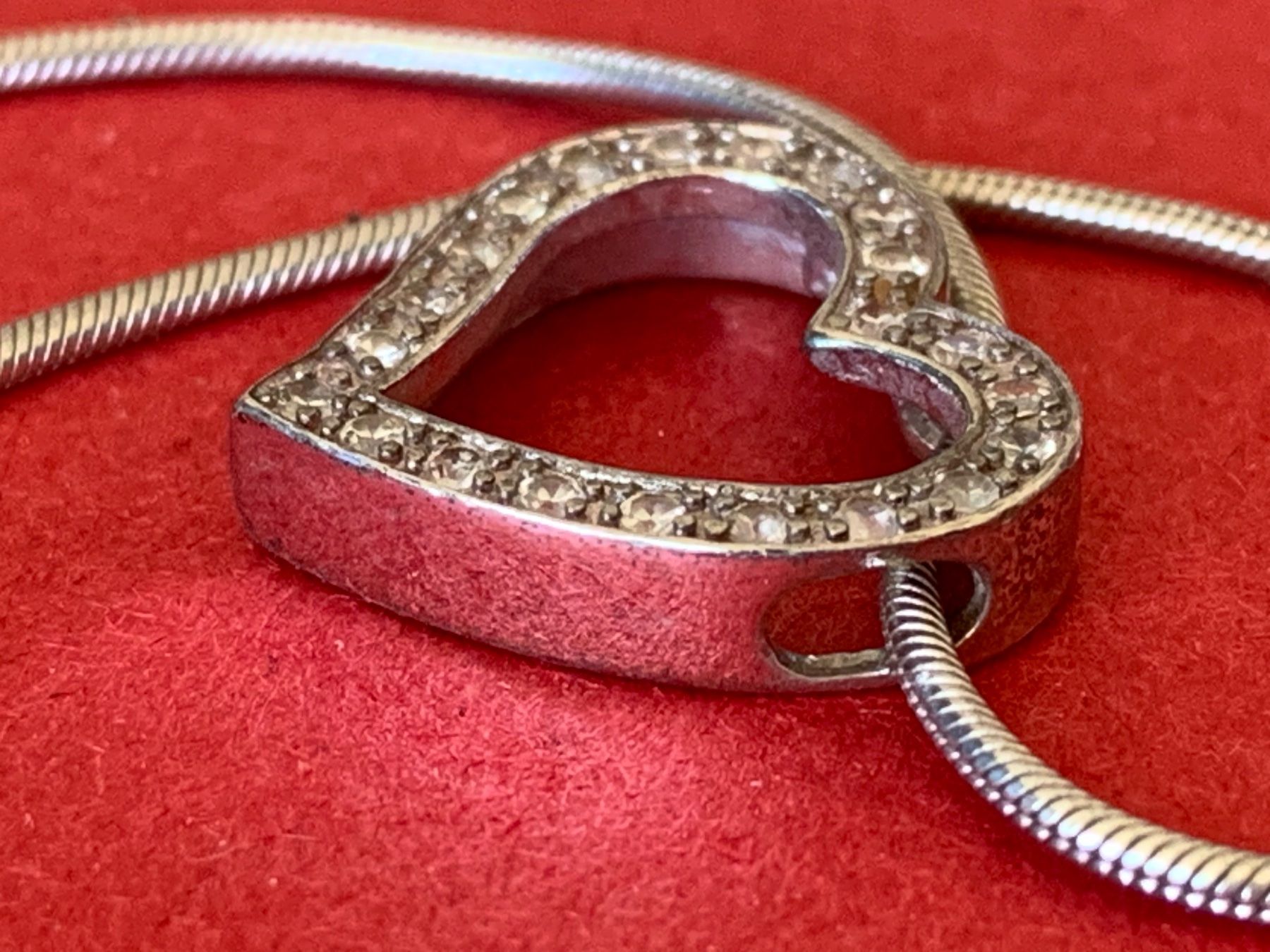 Ciondoli: Schlangenkette +Herzanhänger silber – Usato da Laufen venduto da Bellebellezza 5