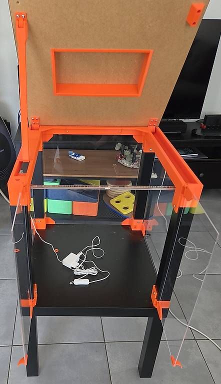 Prusa Stampanti 3D: 3D-Drucker-Gehäuse aus Ikea Lack – Usato da Wölflinswil venduto da assortio 3