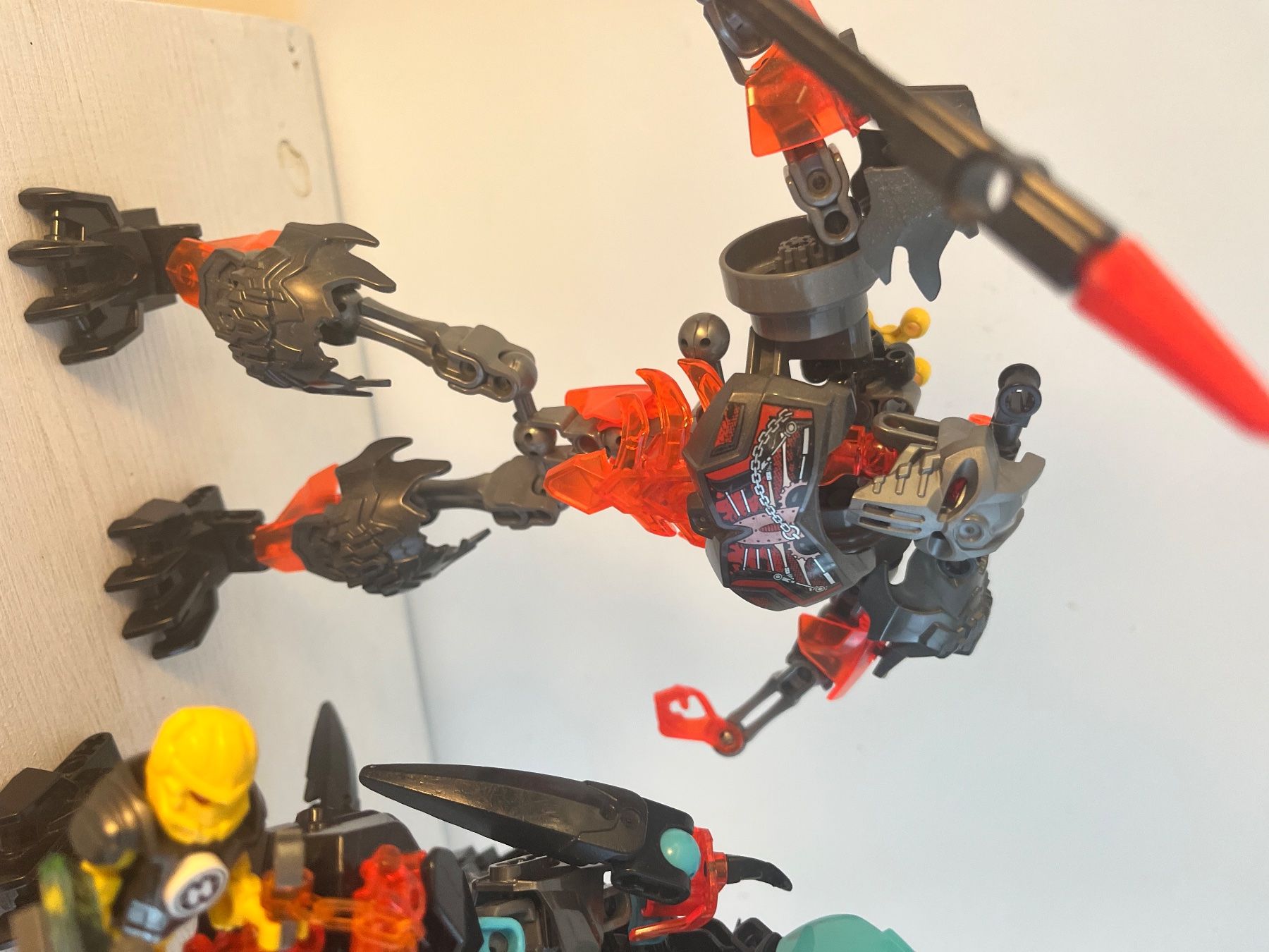 Statuette: 3 Bionicles – Usato da Winterthur venduto da Sleipner 3