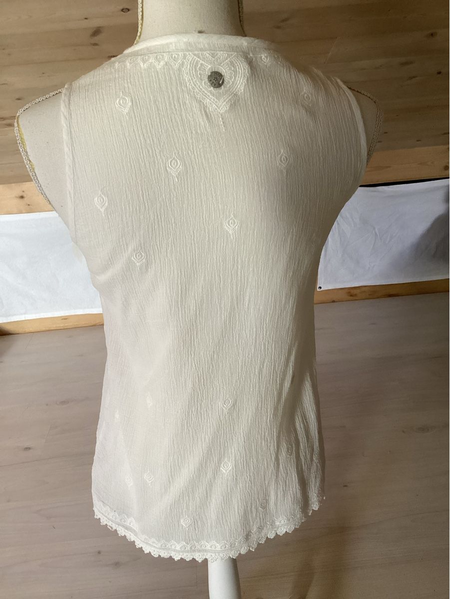 Nile Top: Nile Atelier Bluse Weiss Grösse XS – Usato da Steckborn venduto da smilla70 1