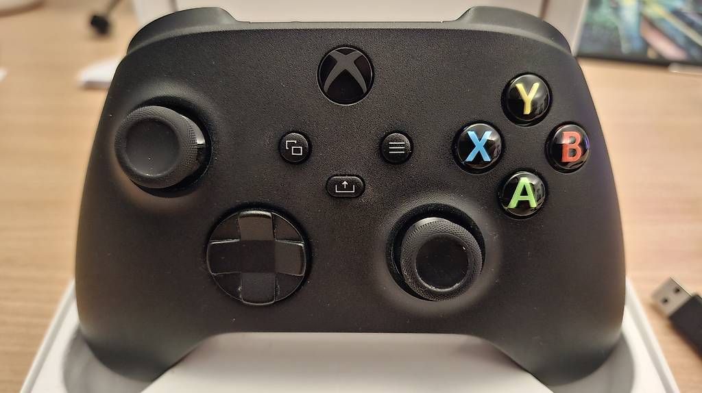 Controller: XBOX Controller mit OVP und Kabel – Usato da Horgen venduto da LKC17 2