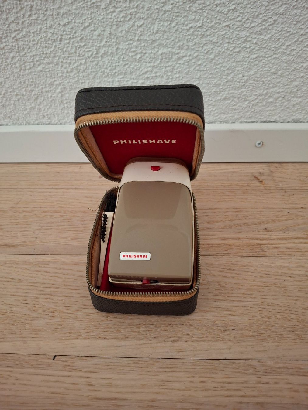 Philips Rasoi & Lamette da barba: Alter Philishave Rasierapparat mit Originaletui – Difettoso da Dietikon venduto da Hwengi