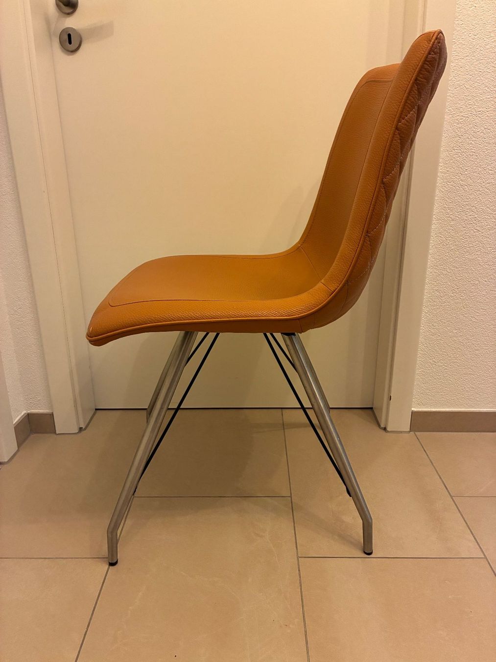 Chaises: Stuhl senfgelb, Kunstleder – D'occasion à Frick par sandra037 3