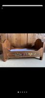 Hunde/Katzenbett mit Bauernmalerei Holz antik (51)