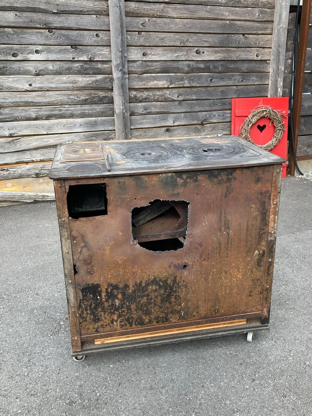 Cucine: Alter Holzherd – Usato da Diepoldsau venduto da kittymack 4