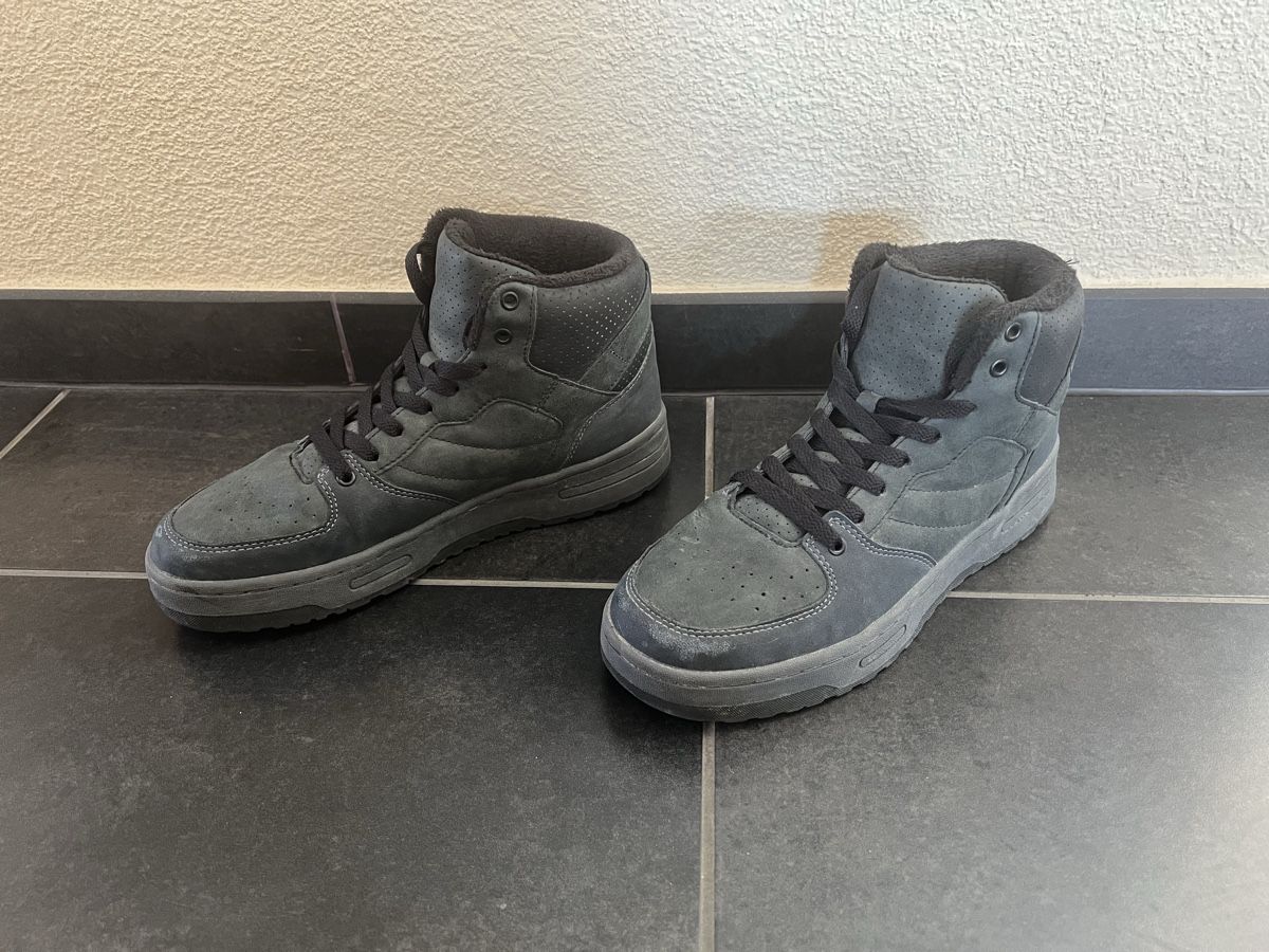 Scarpe da uomo: Winterschuhe Grösse 42 – Usato da Herzogenbuchsee venduto da risch2010