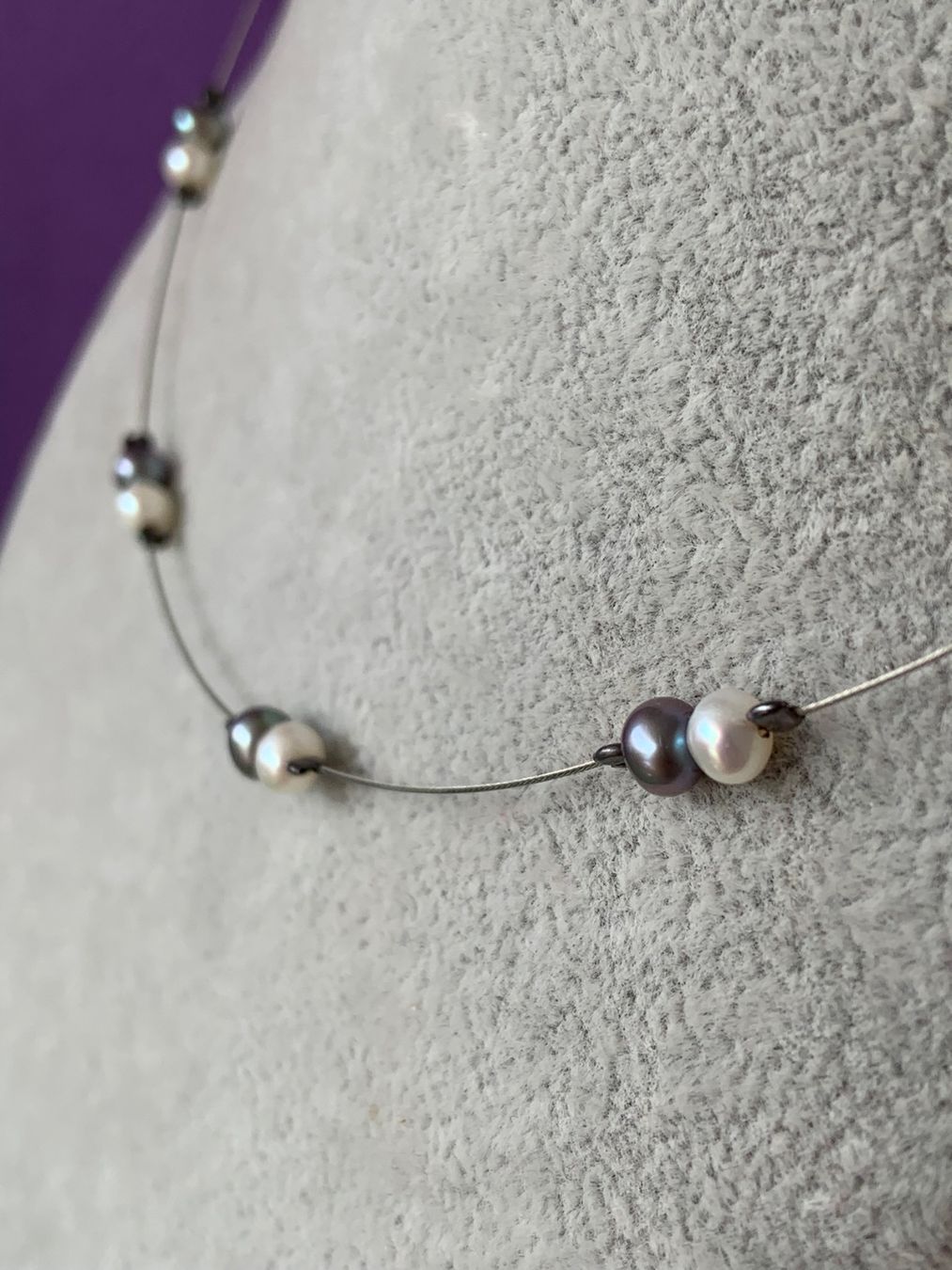 Catenine: Silberkette echte Perlen weiss-violett (40cm) – Usato da Laufen venduto da Bellavitaboom