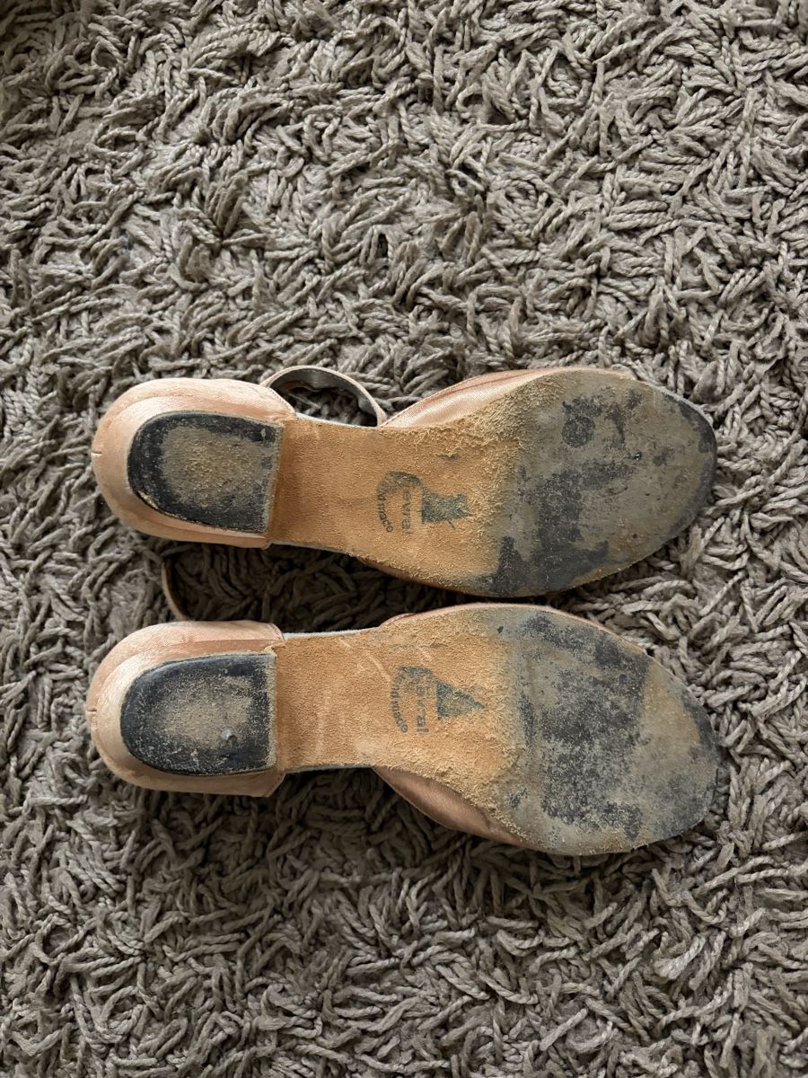 Scarpe per ragazze: Tanzschuhe für Mädchen – Usato da Ebmatingen venduto da thylus 1