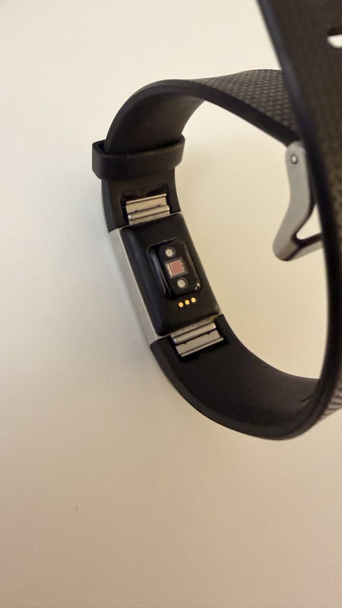 Fitbit Smartwatch: Fitbit Charge 2 Grösse L, Ladekabel, App funktioniert  – Usato da Lausanne venduto da phi_7pnb 5