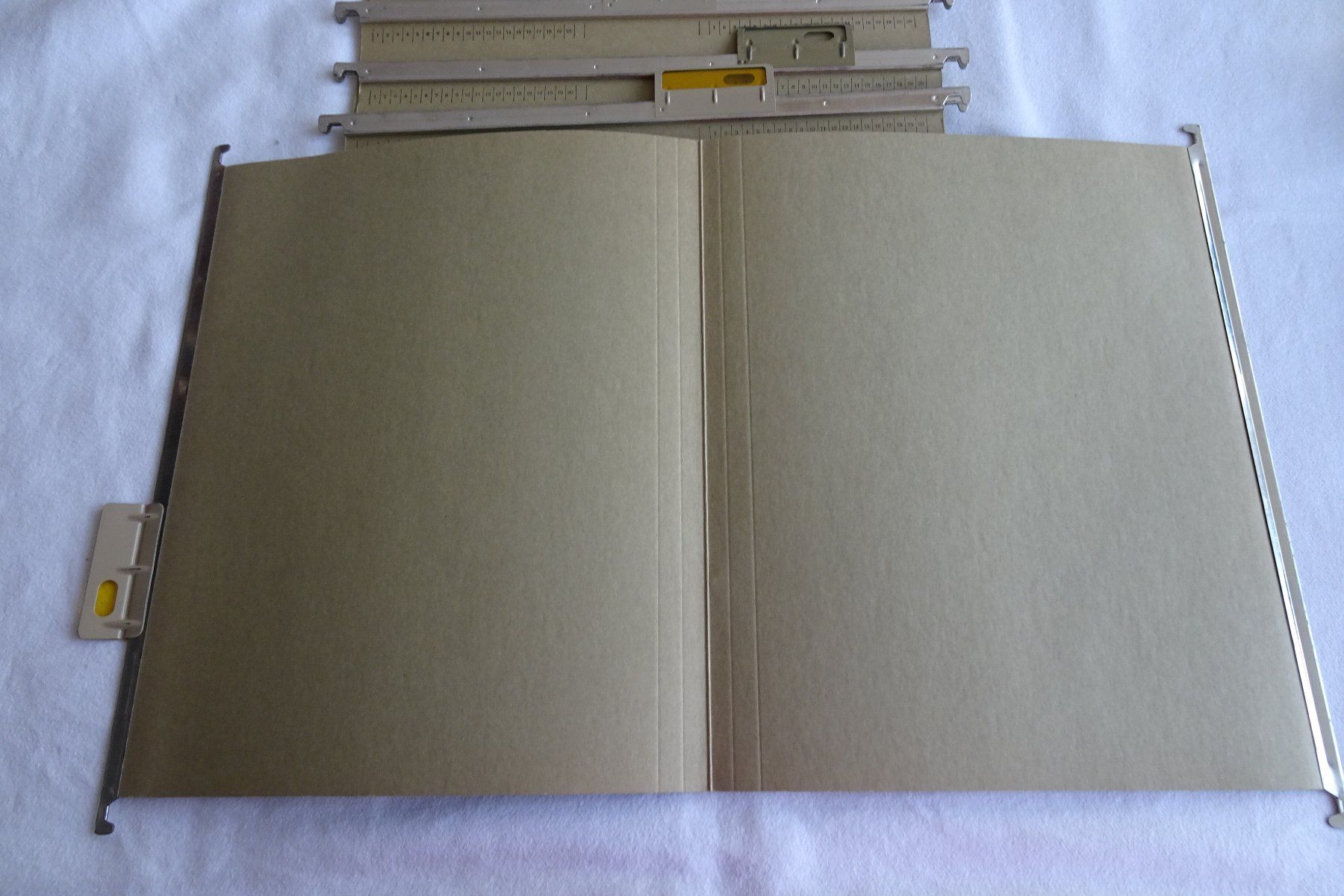 Ordner: 8 Hängeregister Mappen A4 – Gebraucht aus Strengelbach von schmetterling20 2
