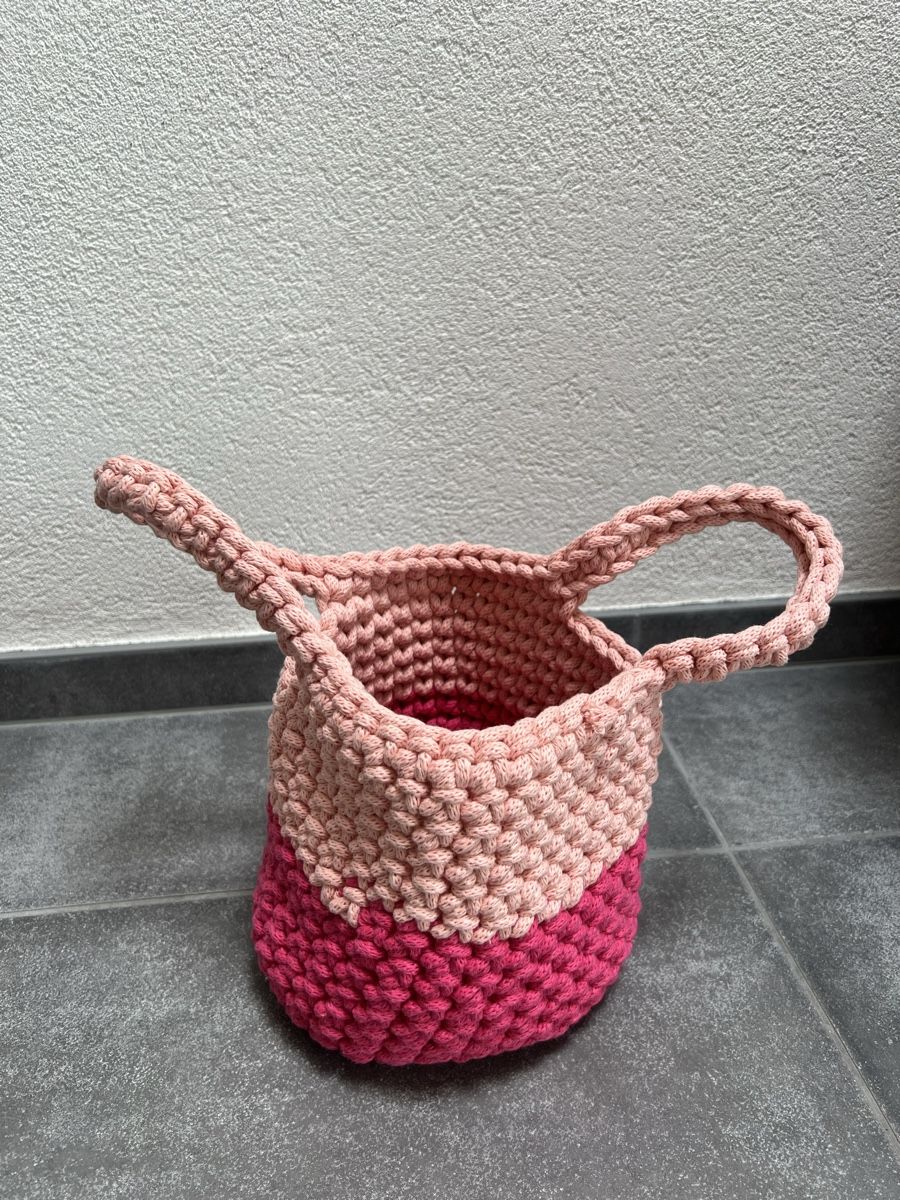 Borse da donna: Selbstgehäckelte Tasche, pink/rosa – Usato da Wettswil venduto da alstel24 1
