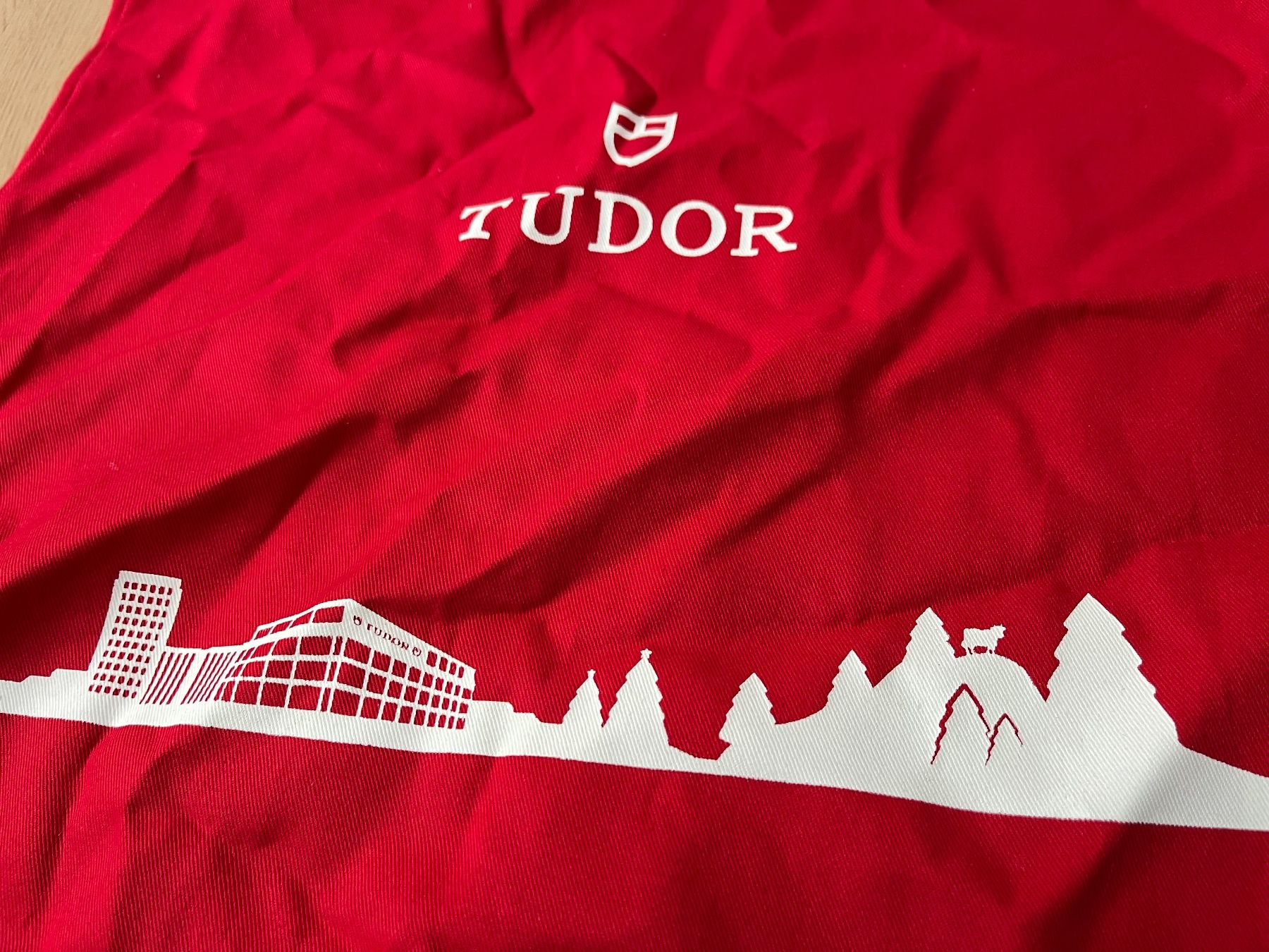 Taschen: Tudor tote bag red BRAND NEW – Neu (gemäss Beschreibung) aus Villars-sur-Glâne von etoupe621 1