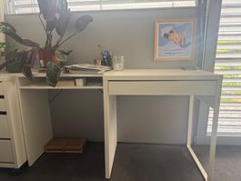 Deux bureaux blancs ikea