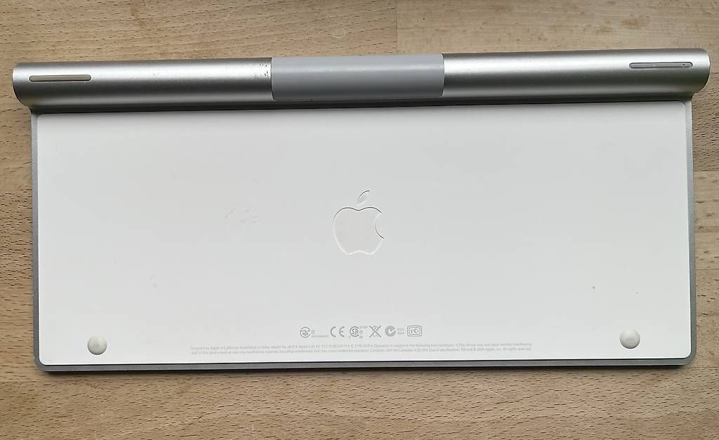 Apple Tastiere: Apple Wireless Keyboard Bluetooth silber – Difettoso da Zürich venduto da gegenmittel 1