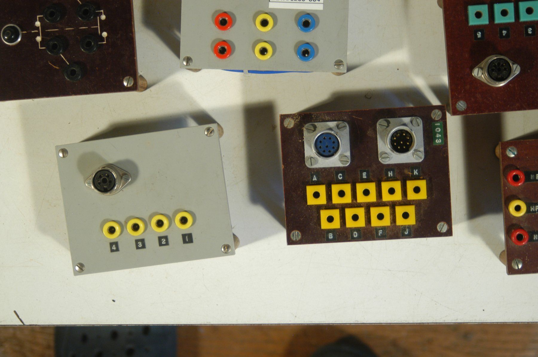 Elektronikbauteile: Konvolut Testgerate Elektronik Laborgerate – Gebraucht aus Herisau von Wisen 2