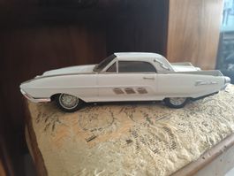 alter Ford Thunderbird blechauto ( mit orginal Schachtel)
