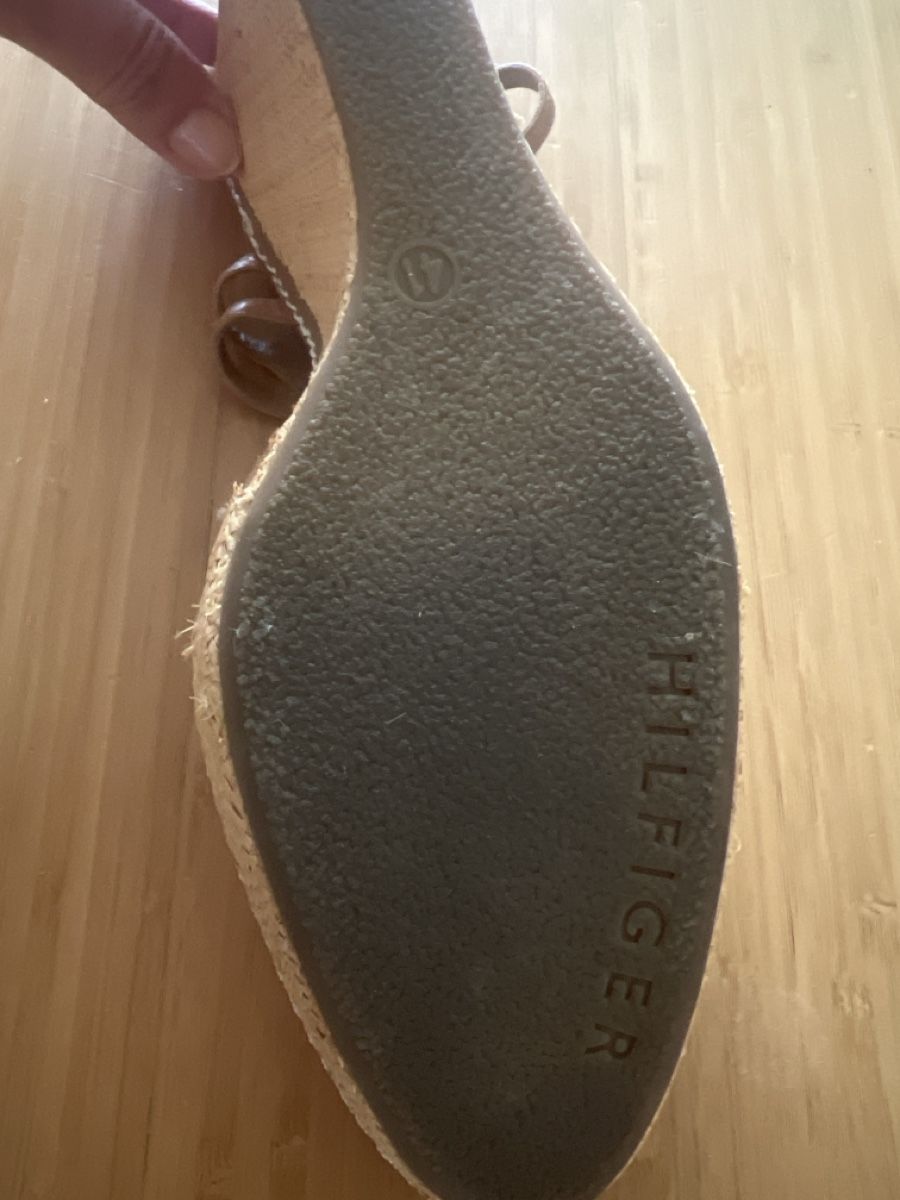 Tommy Hilfiger Scarpe da donna: Escarpins compensés Tommy Hilfiger cuir - 41 – Nuovo (secondo la descrizione) da Nyon venduto da ikel78 3