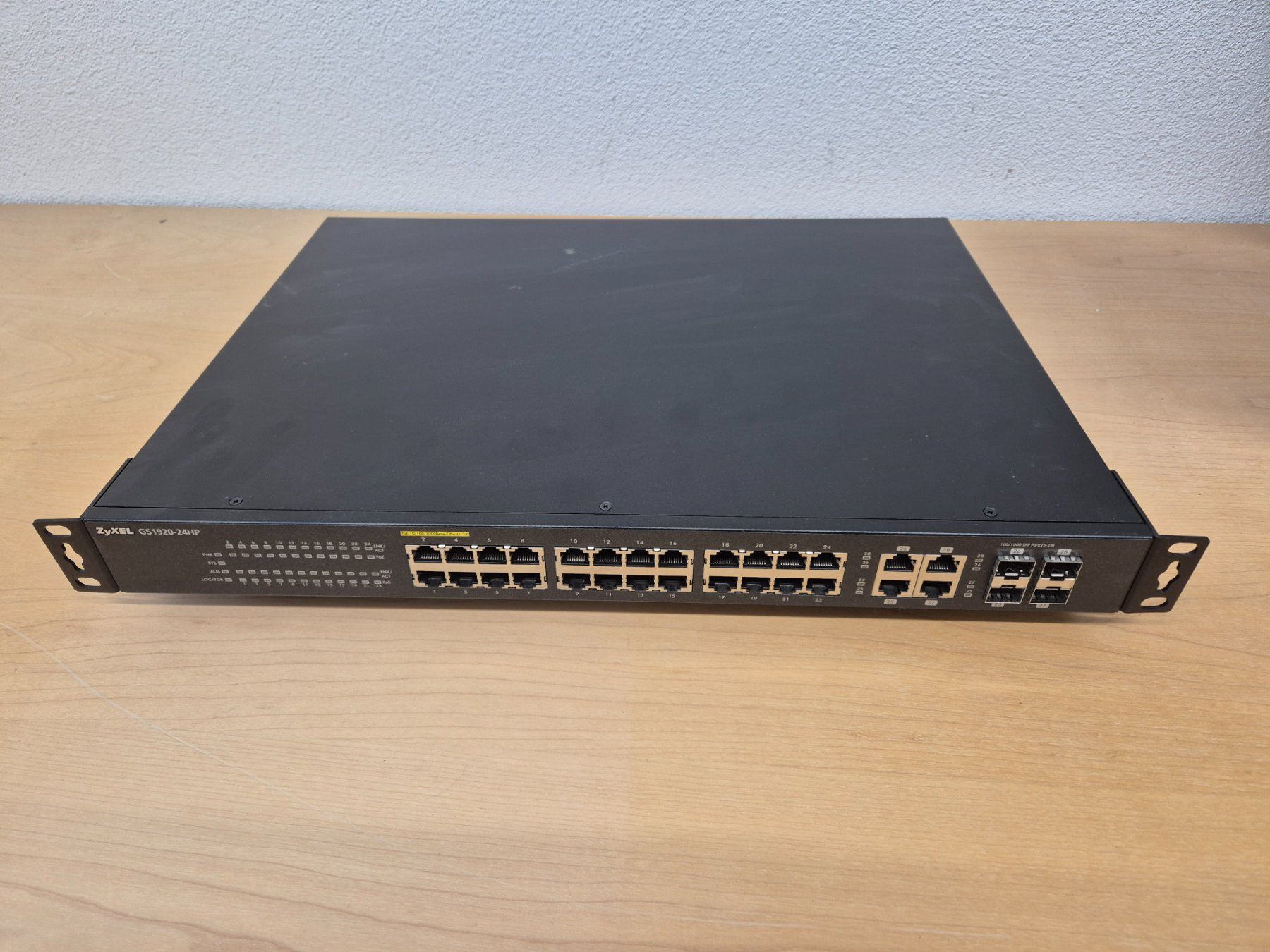 Hub & Switch: Zyxel  GS1920-24HP Gigabit Ethernet Switch – Usato da Elgg venduto da computerbrocki