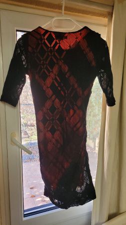 Robe Sandro noire et rouge dentelle, taille 1, parfait état