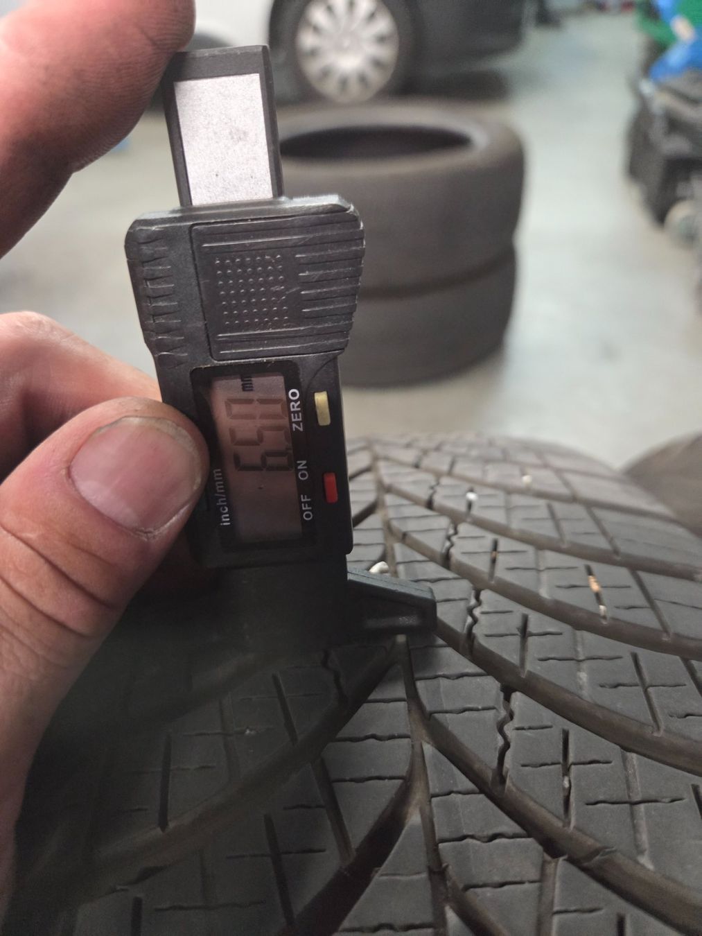 Pneus & Kompletträder: 205 /55 R 17   95V – Gebraucht aus Fischbach-Göslikon von Emanuel.Bardhi 2