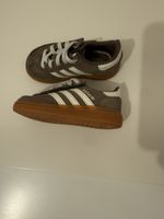 Baskets enfant Adidas marron et blanc taille 22