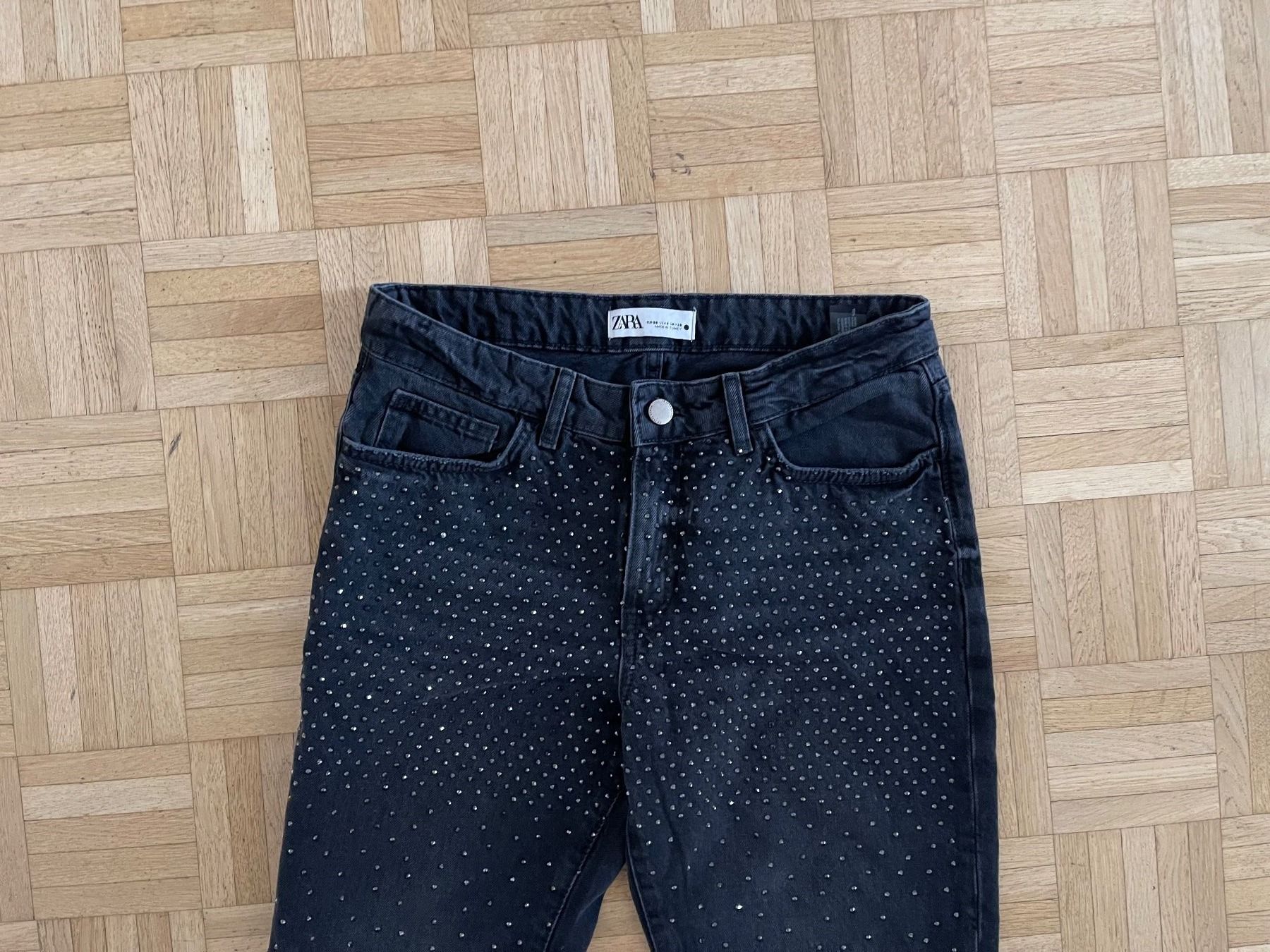 Zara Jeans: Damen Jeans mit Steinchen Gr. 38 – Usato da Zürich venduto da Kia78 2