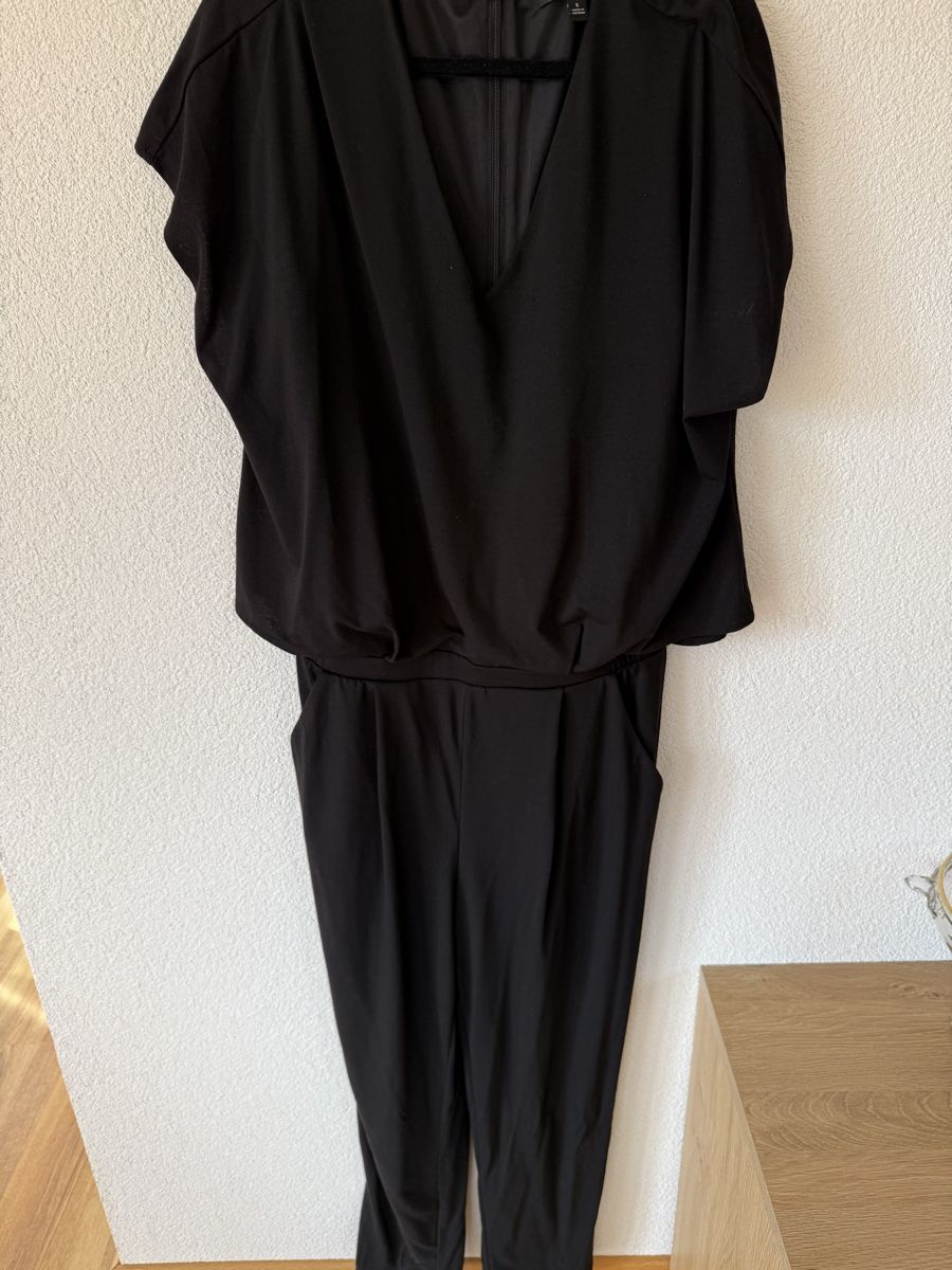 Tute: Schöner schwarzer Jumpsuit, M – Usato da Braunwald venduto da Noveredo 2